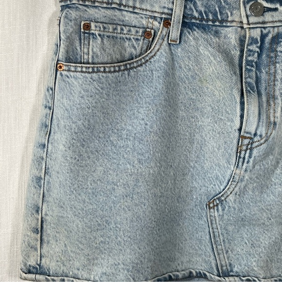 Levi’s Red Tab Light Wash Denim Jean Skirt Size 32 - Picture 4 of 8